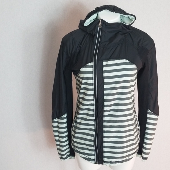 lululemon athletica Jackets & Blazers - Lululemon Athletica Women's jacket Hoodie Size 6 u